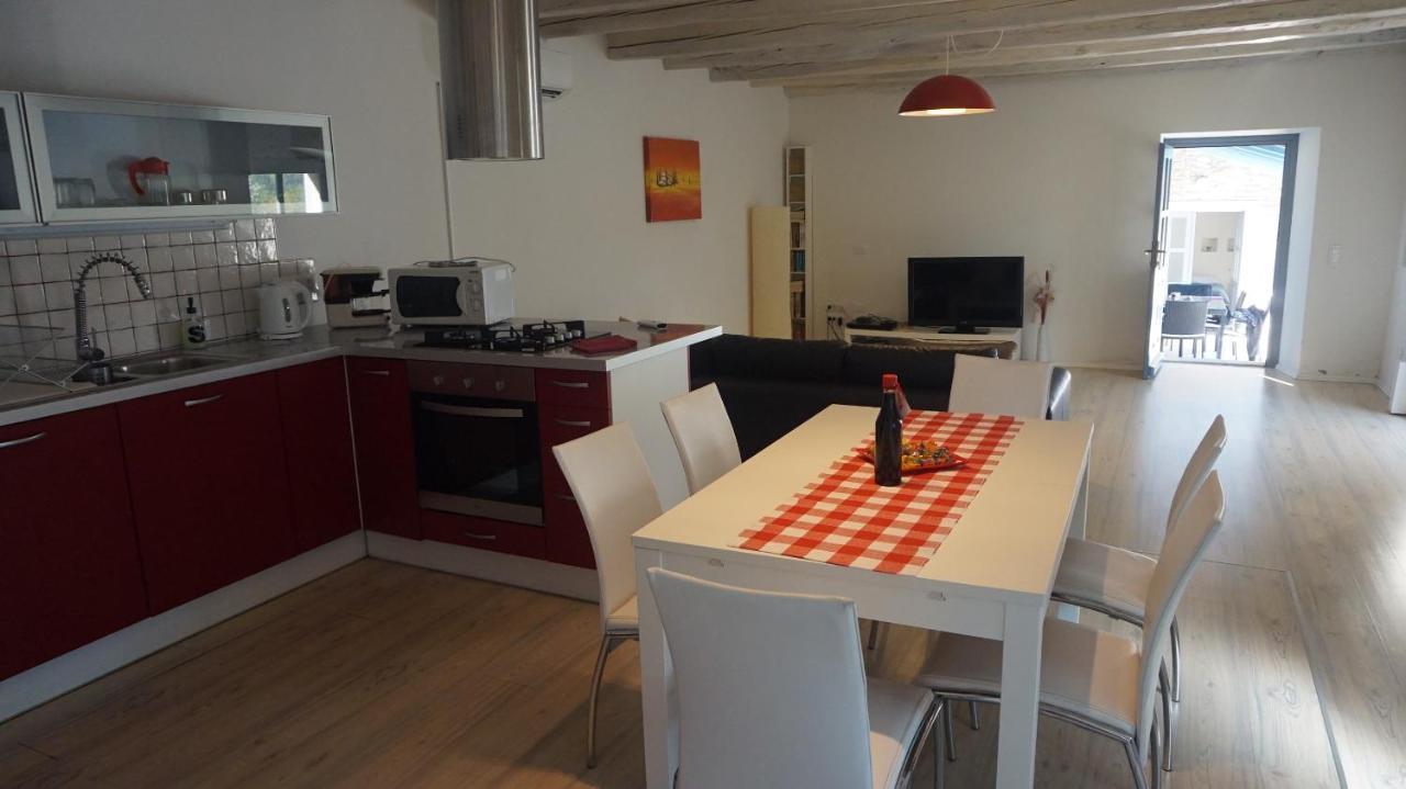 Holiday Home Ava1 With Pool & Holiday Home Ava2 With Whirlpool Baderna Eksteriør bilde