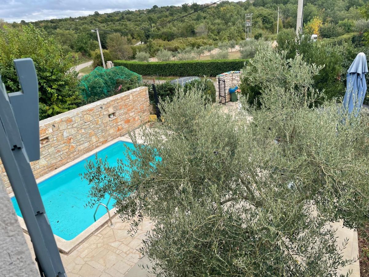 Holiday Home Ava1 With Pool & Holiday Home Ava2 With Whirlpool Baderna Eksteriør bilde