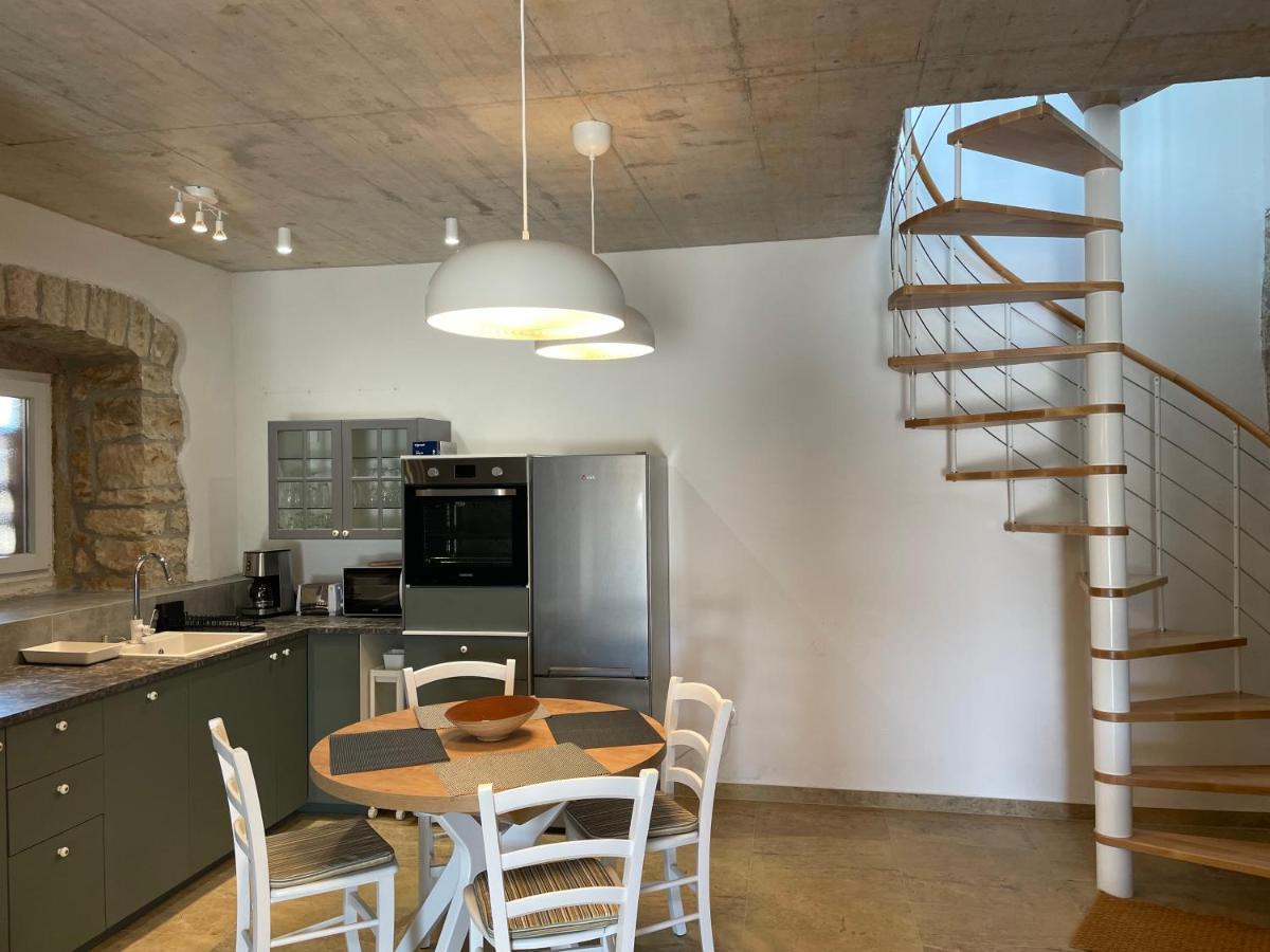 Holiday Home Ava1 With Pool & Holiday Home Ava2 With Whirlpool Baderna Eksteriør bilde