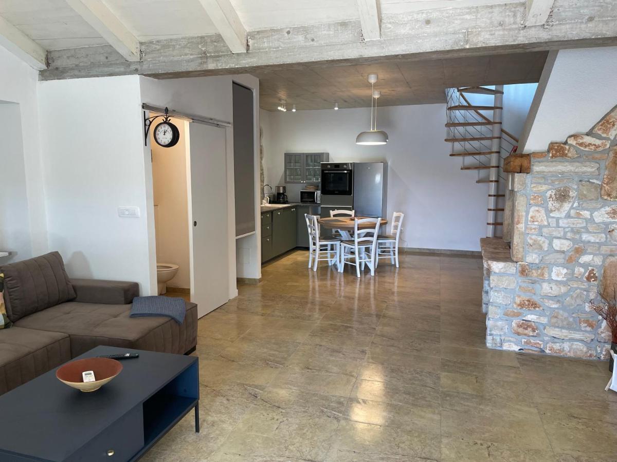 Holiday Home Ava1 With Pool & Holiday Home Ava2 With Whirlpool Baderna Eksteriør bilde