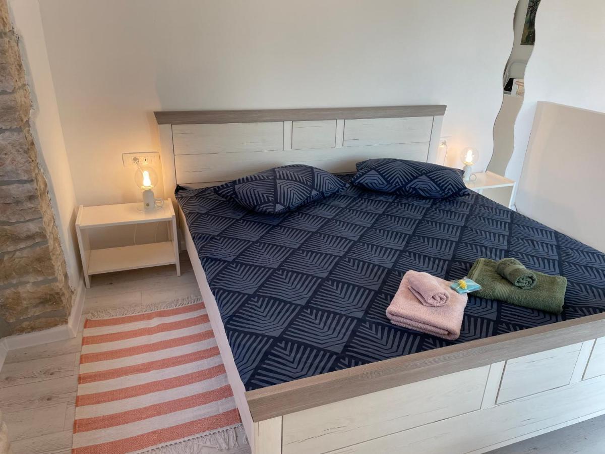 Holiday Home Ava1 With Pool & Holiday Home Ava2 With Whirlpool Baderna Eksteriør bilde