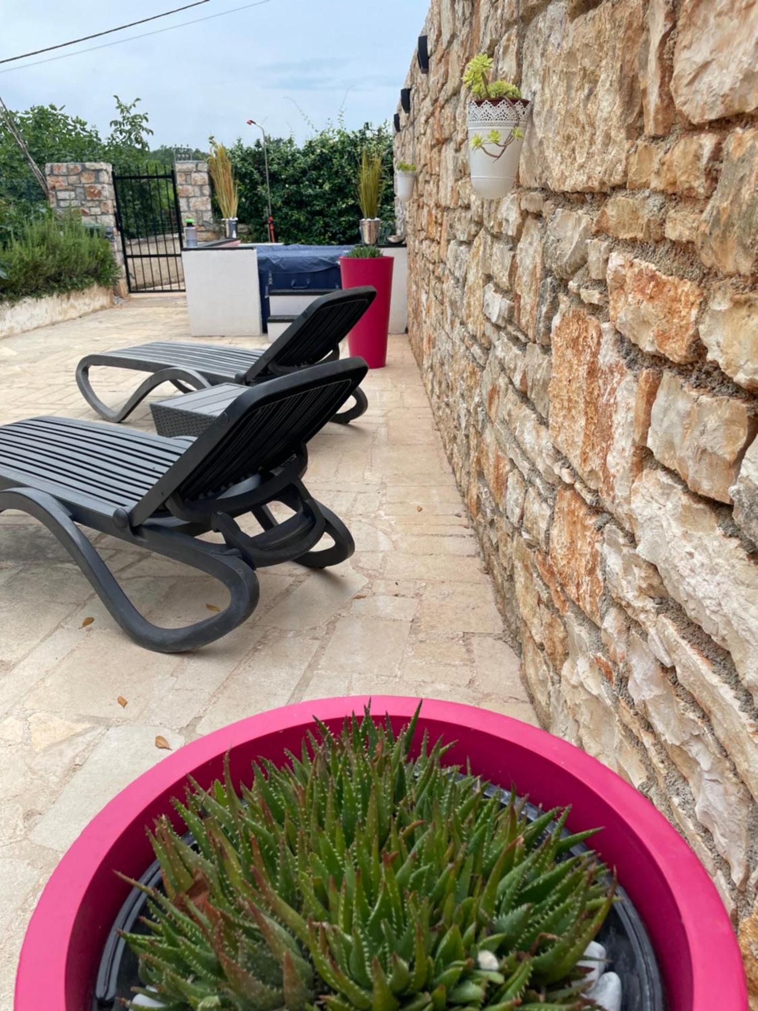 Holiday Home Ava1 With Pool & Holiday Home Ava2 With Whirlpool Baderna Eksteriør bilde