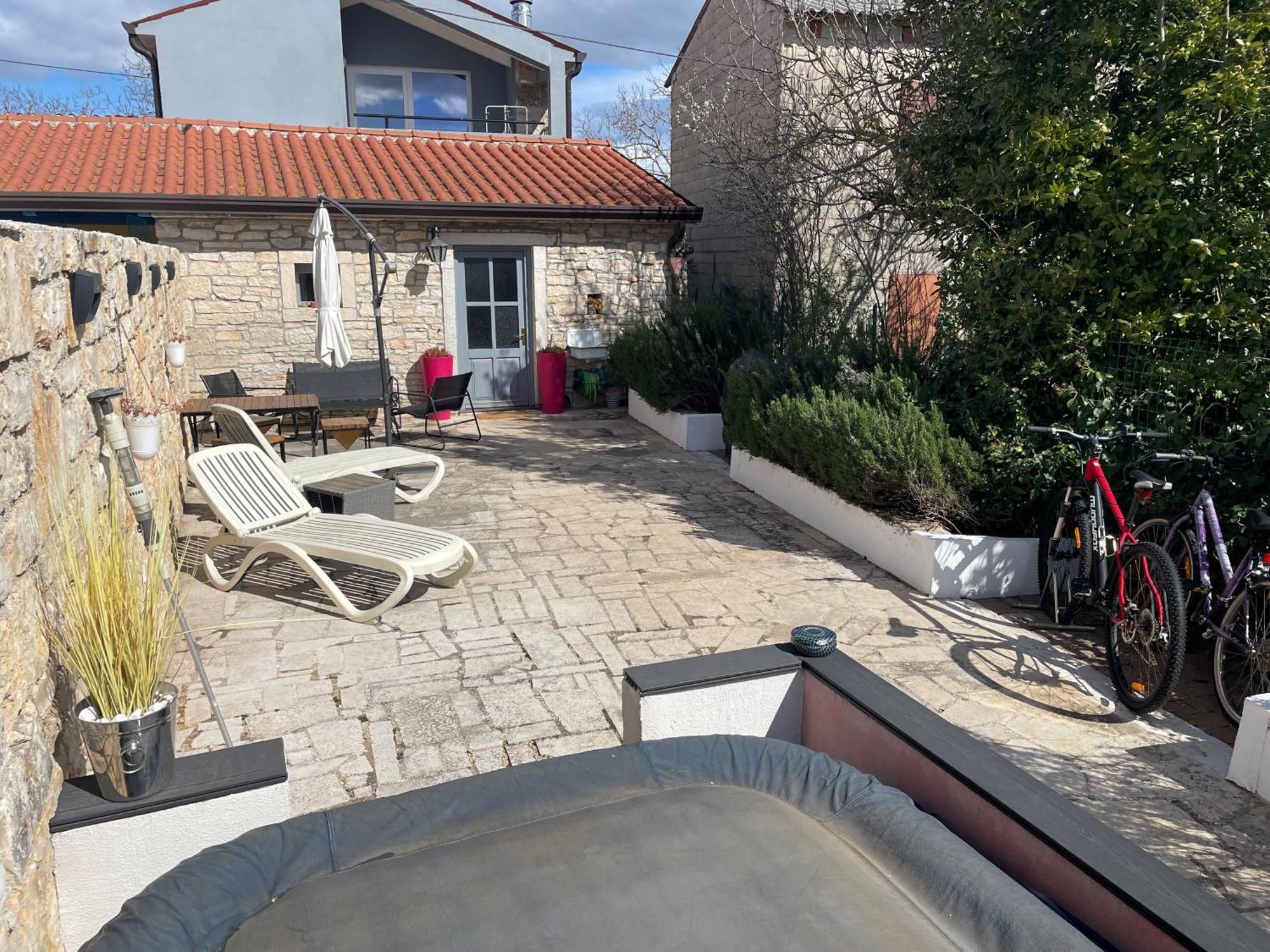 Holiday Home Ava1 With Pool & Holiday Home Ava2 With Whirlpool Baderna Eksteriør bilde