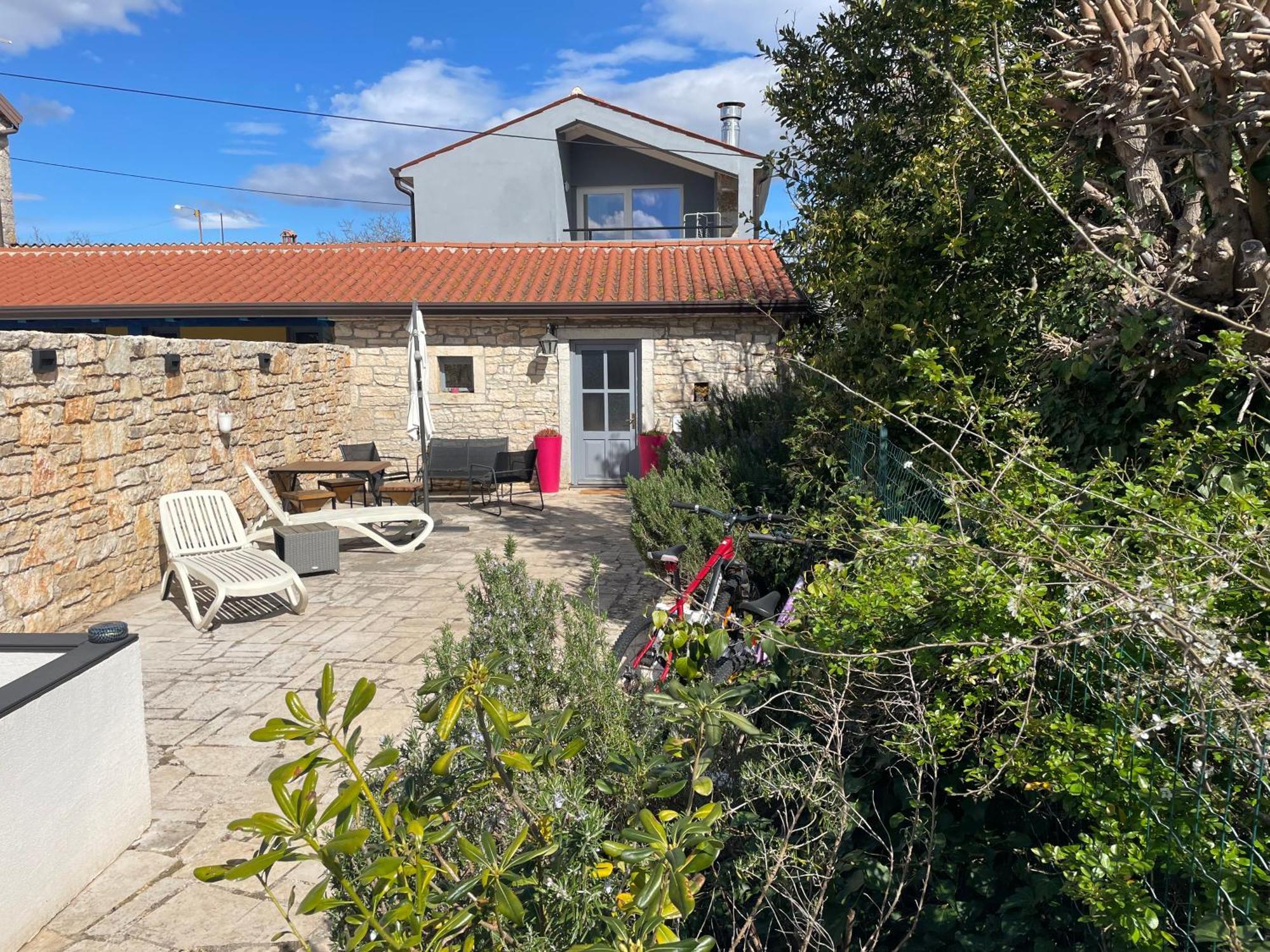 Holiday Home Ava1 With Pool & Holiday Home Ava2 With Whirlpool Baderna Eksteriør bilde